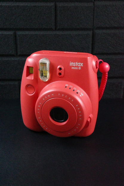 Fujifilm Instax Mini 8 Poppy Red Instant Polaroid Camera - Works Perfectly