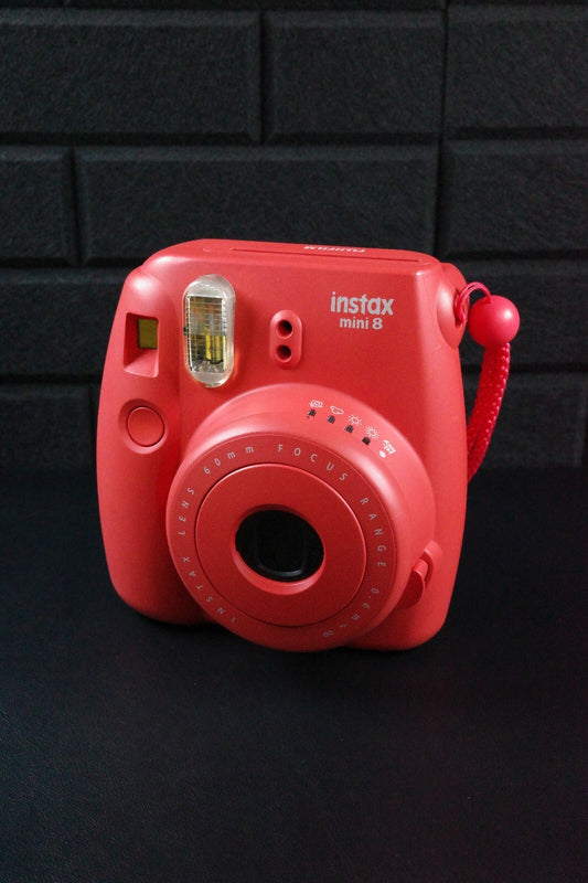 Fujifilm Instax Mini 8 Poppy Red Instant Polaroid Camera - Works Perfectly