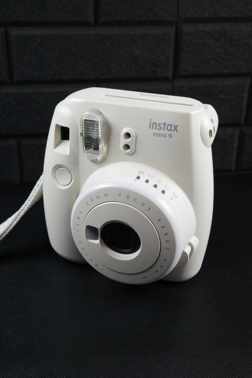 Fujifilm Instax Mini 9 White Instant Polaroid Camera & Batteries - Fully Working