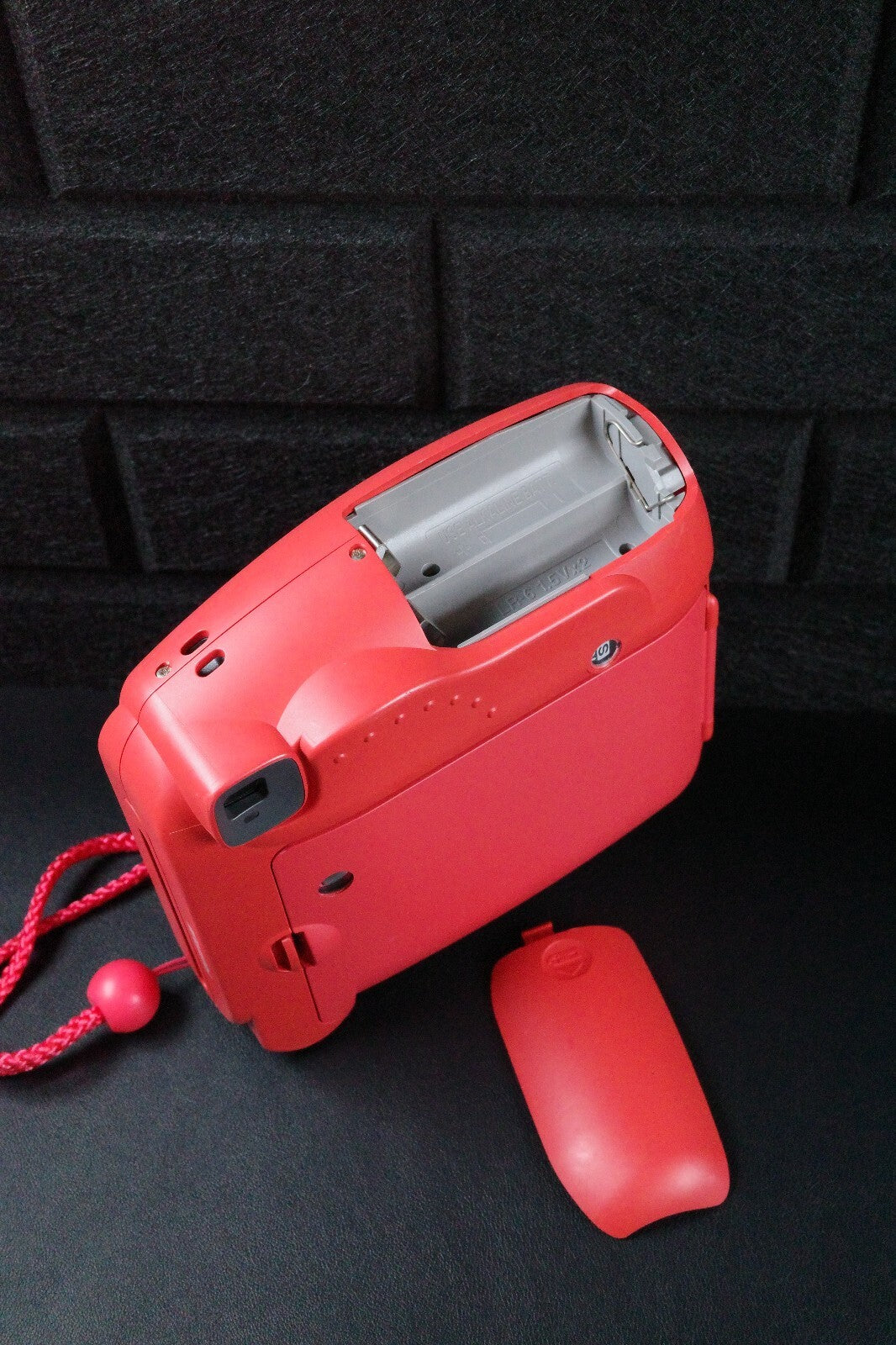 Fujifilm Instax Mini 8 Poppy Red Instant Polaroid Camera - Works Perfectly