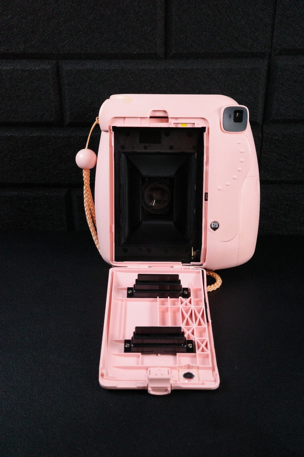Fujifilm Instax Mini 8 Pink Instant Polaroid Camera - Works Perfectly