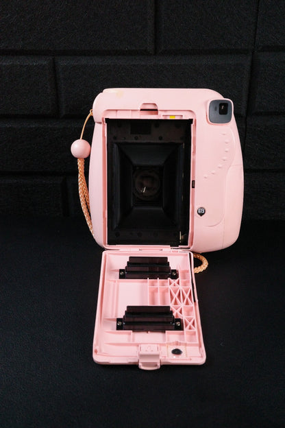 Fujifilm Instax Mini 8 Pink Instant Polaroid Camera - Works Perfectly