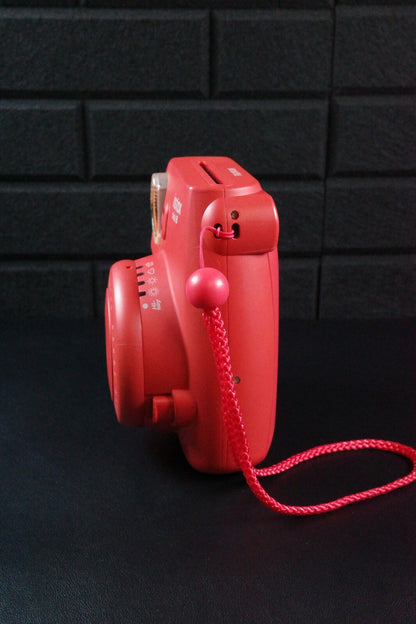Fujifilm Instax Mini 8 Poppy Red Instant Polaroid Camera - Works Perfectly