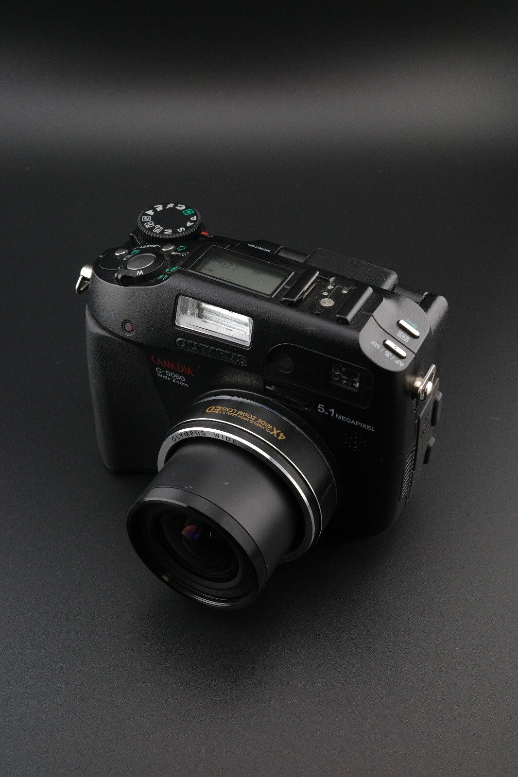 Olympus Camedia C-5060 5.1MP Digital Camera + 1GB XD Card, New Battery & Case