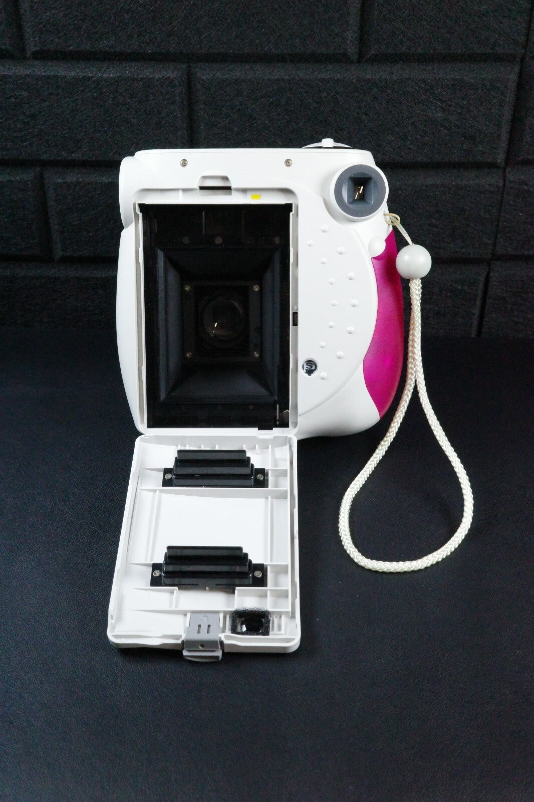 Fujifilm Instax Mini 7S Instant Film Camera Boxed & Working + Film and Batteries