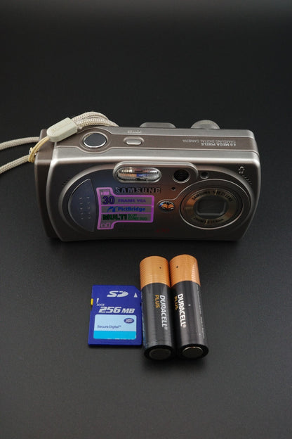 Samsung Digimax 430 Vintage Y2K 4.0MP Digital Camera, Card & Batteries - Working