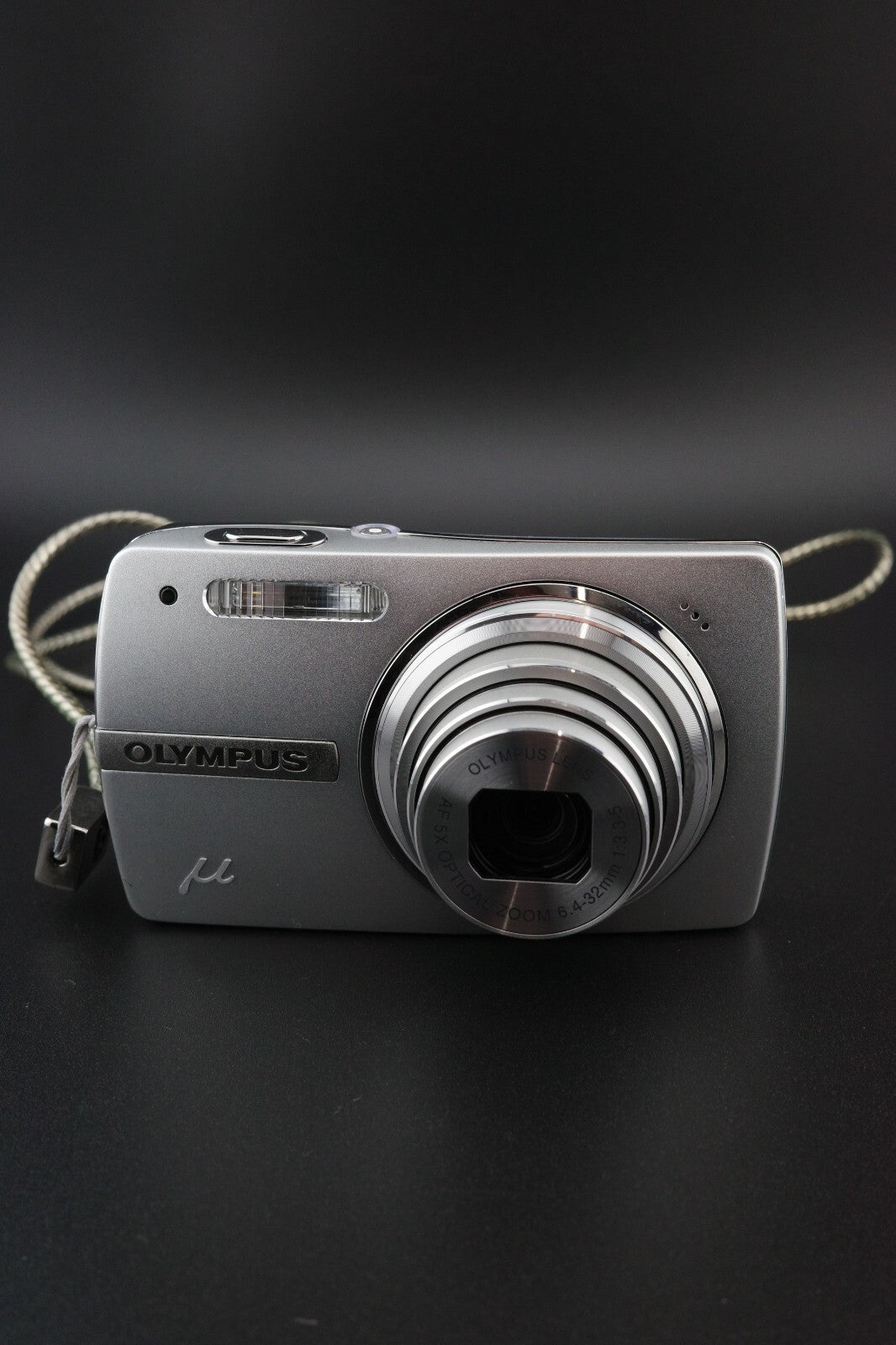 Olympus Mju 820 8MP CCD Digital Camera + New Battery and Case Tested & Working