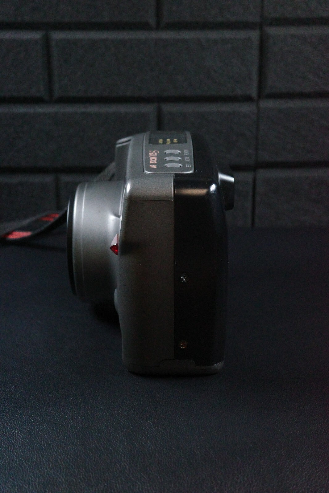 Samsung AF Zoom 105S Vintage 1990's 35mm Point & Shoot Film Camera - Working