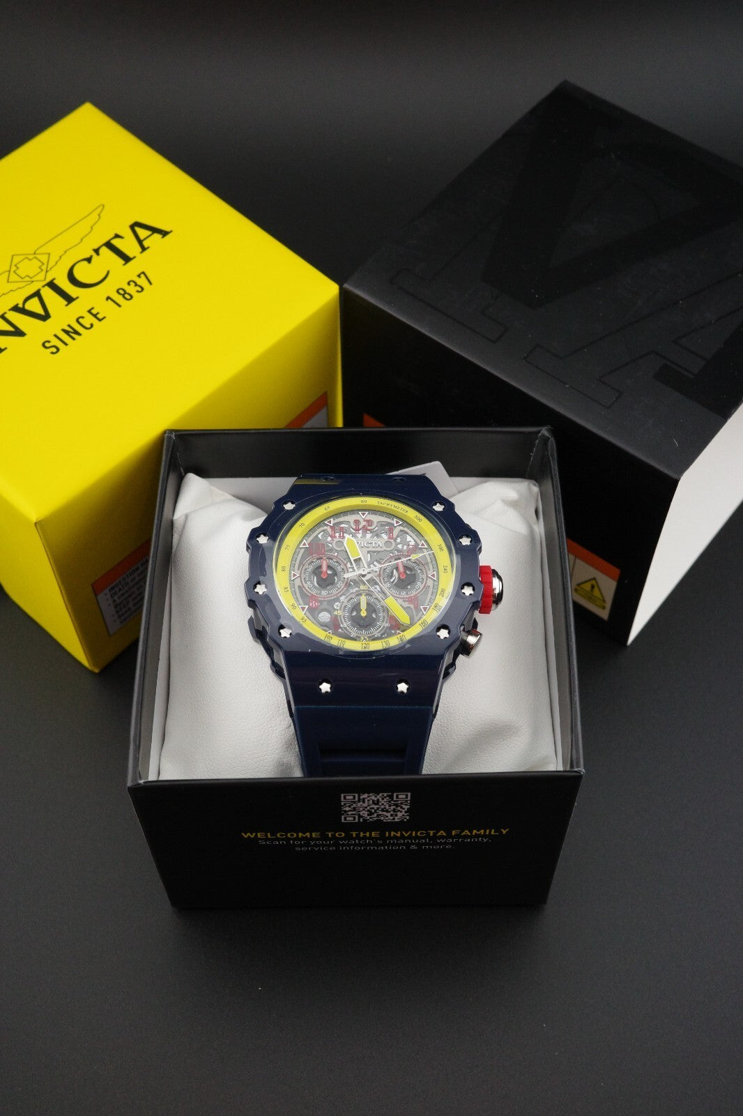 Invicta Racing Vaulthan 69661 Men’s Watch 44mm Dark Blue - Brand New & Boxed