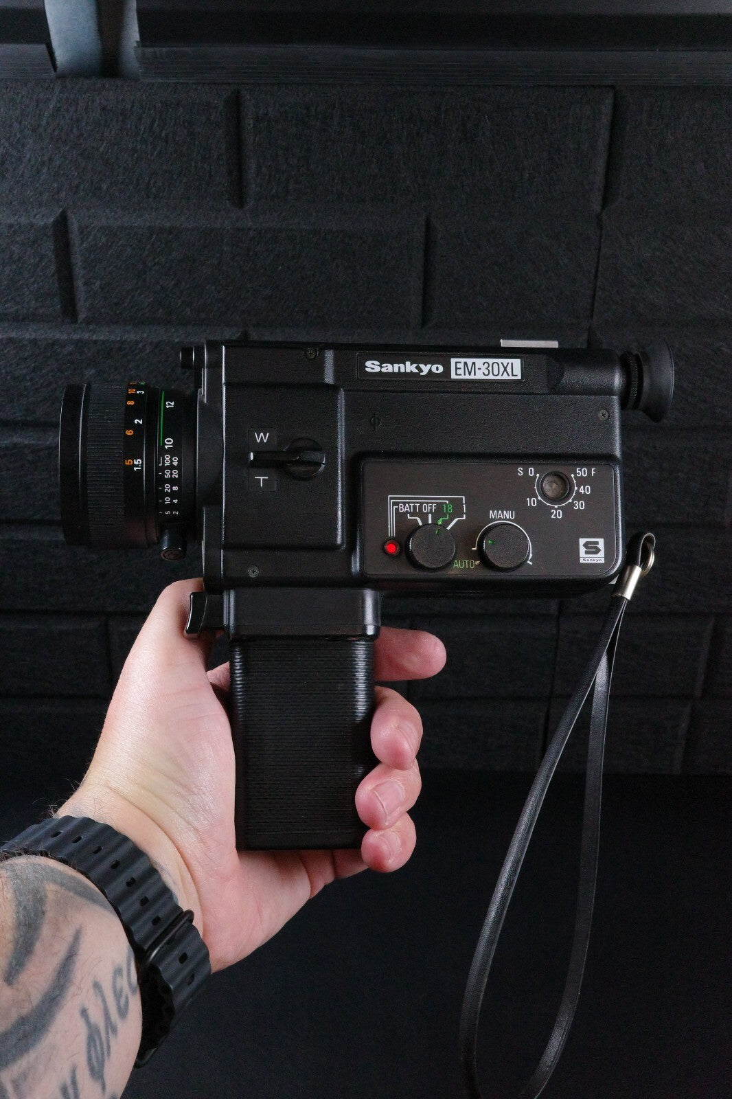Sankyo EM-30XL Vintage 1970's Super 8 Cine Film Camera & Case - Fully Working