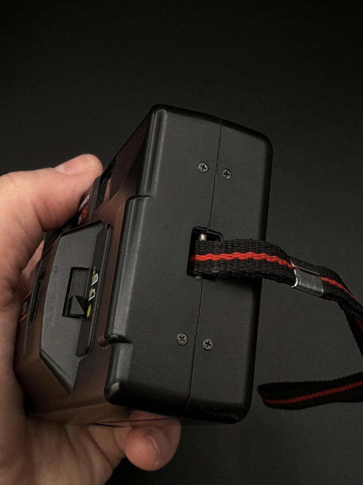 Hanimex 35HS Vintage 35mm Compact Film Camera Black 33mm Lens - Tested & Working