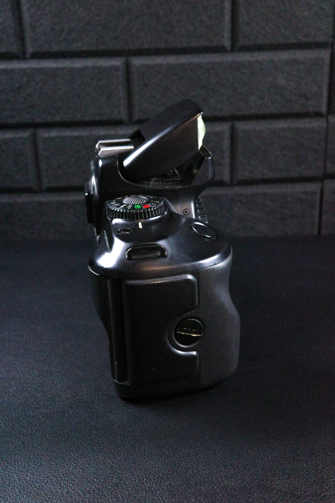 Canon EOS 700 Vintage 1990's SLR 35mm Film Camera Body - Film Tested & Working
