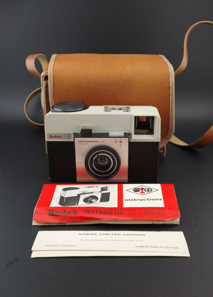 Vintage 1960's Kodak Instamatic 25 Retro 126 Film Camera +  Case & Instructions