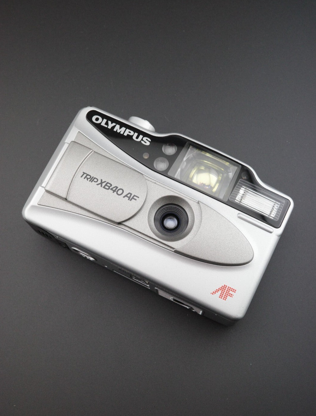 Olympus Trip XB40 AF 35mm Film Point & Shoot Camera, Case + Batteries - Working