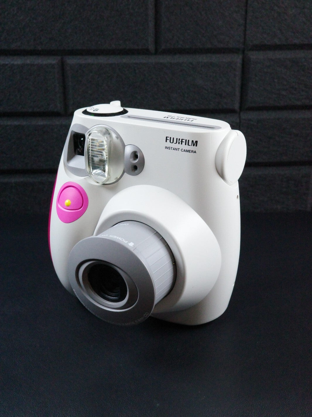 Fujifilm Instax Mini 7S Instant Film Camera Boxed & Working + Film and Batteries