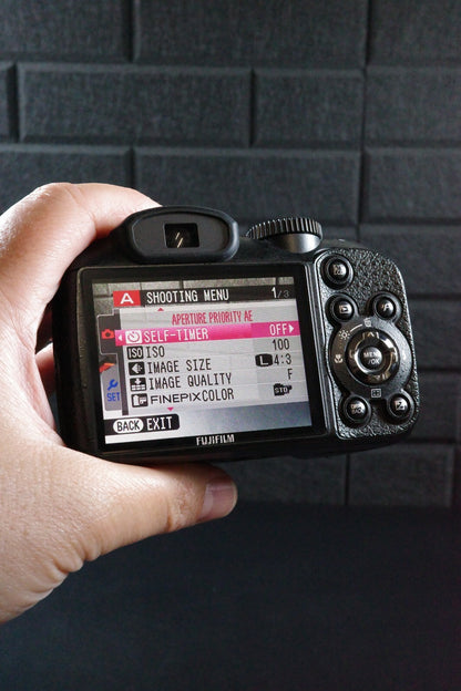 Fujifilm FinePix S2950 14.0MP Digital Camera + Batteries - Tested & Working