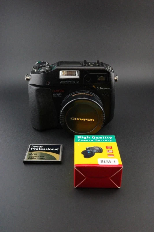 Olympus Camedia C5060 5.1MP Digital Camera + 2GB Lexar Pro CF Card & New Battery
