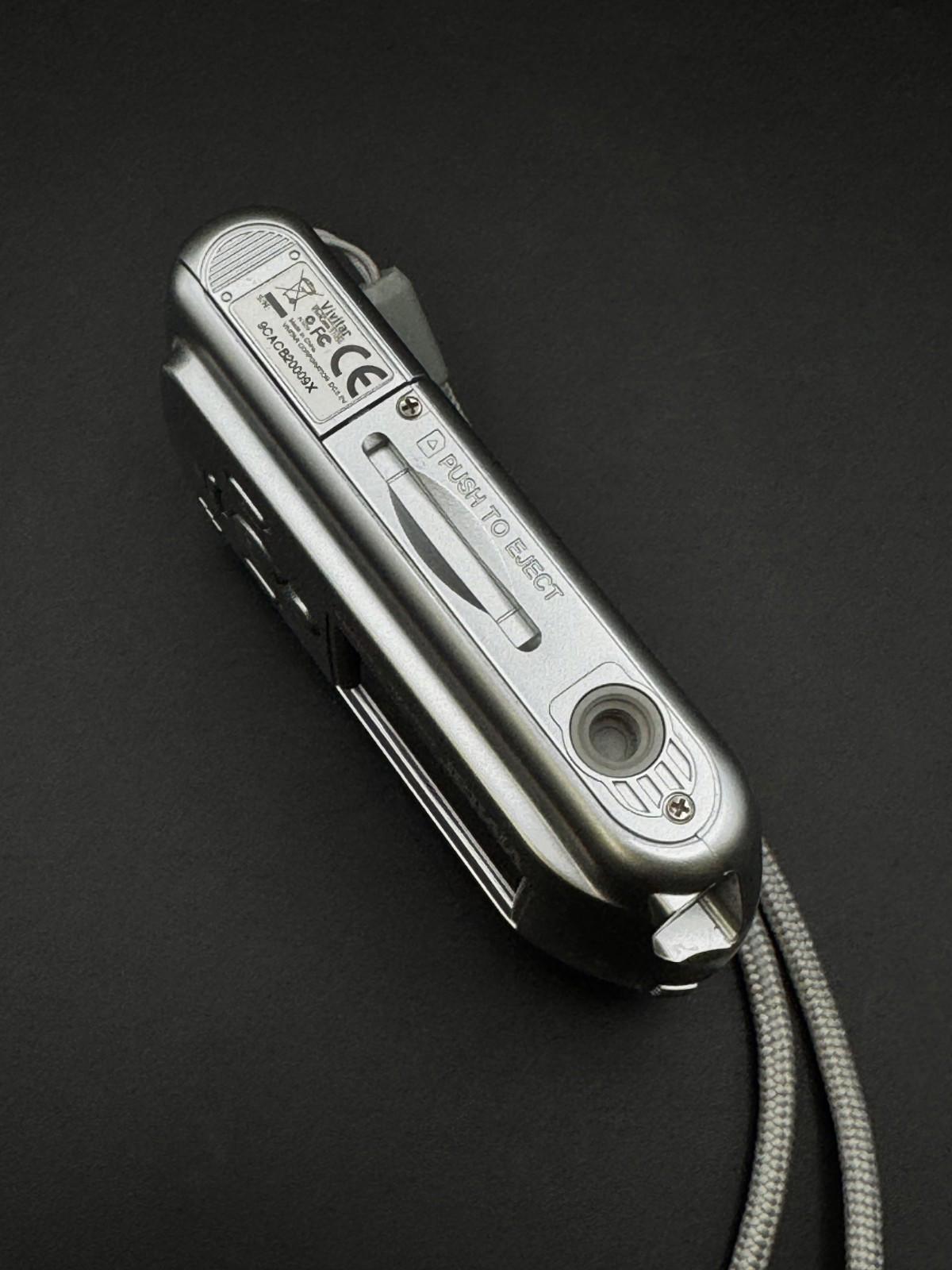 Fully Working Vivitar ViviCam 3105s 3.2MP Digital Camera + New Case & Batteries