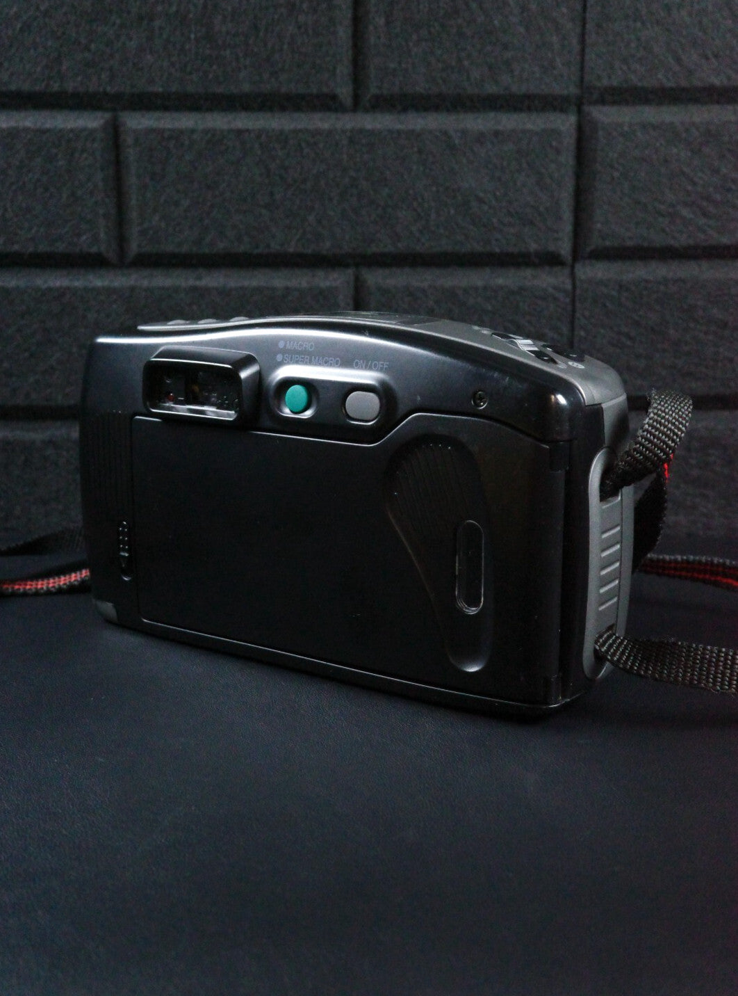 Samsung AF Zoom 105S Vintage 1990's 35mm Point & Shoot Film Camera - Working