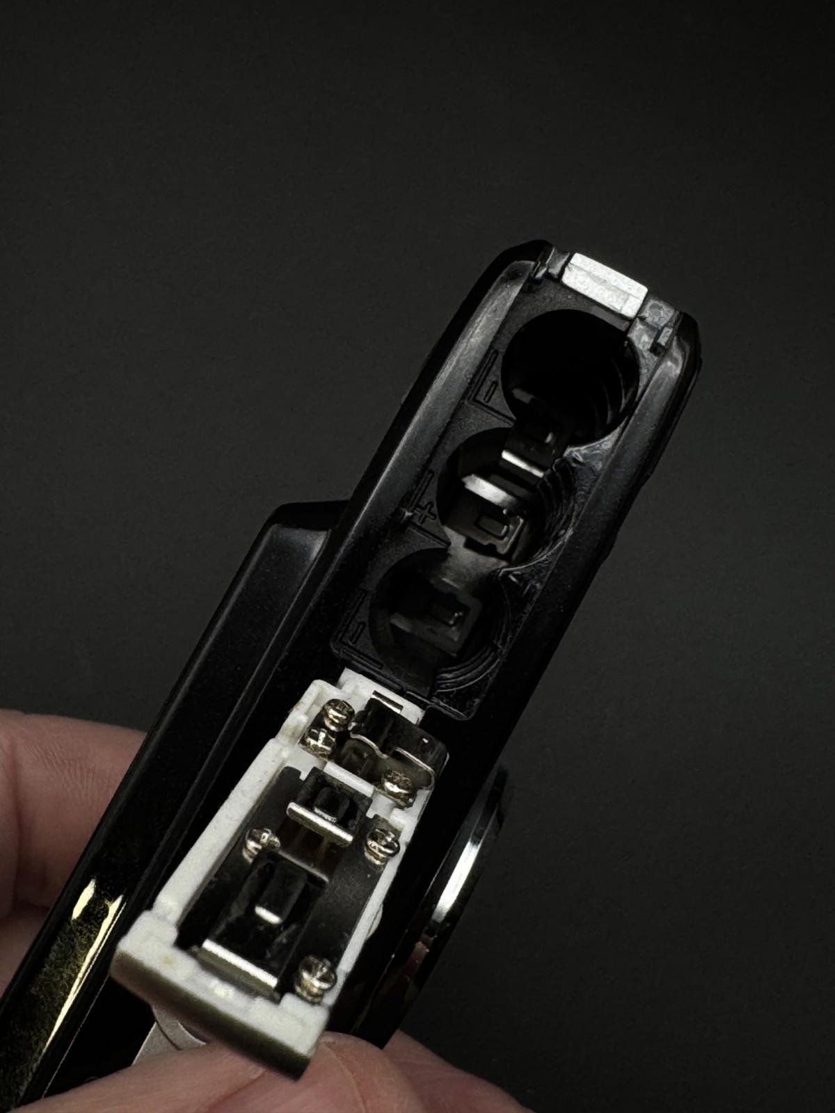 Vivitar Digital Camera Vivicam 5022 5.1MP + Case & Batteries - Fully Working