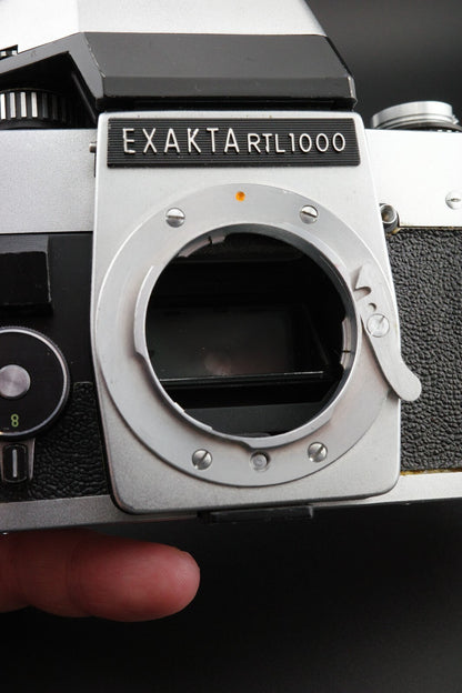 Exakta RTL 1000 35mm Vintage Camera, TTL Penta Prism - Body Only - Untested