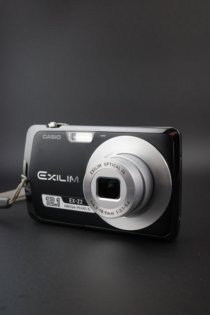 Casio Exilim EX-Z2 12.1MP Digital Camera Boxed + Charger & New Battery - Working
