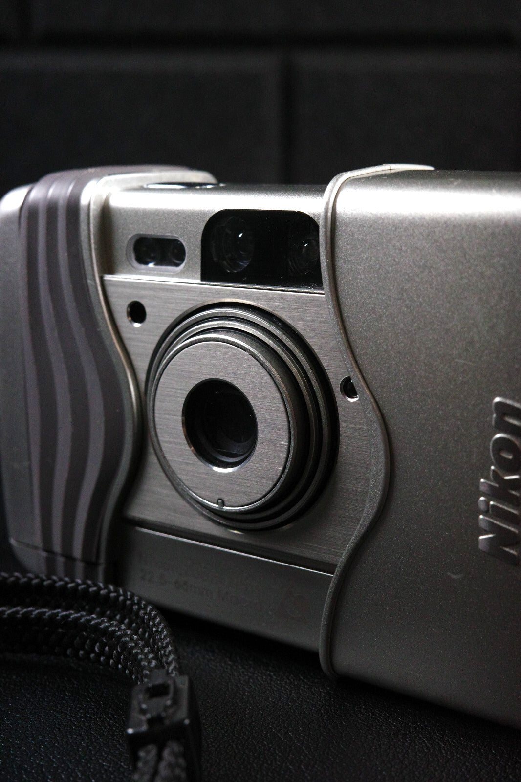 Nikon Nuvis S Vintage 1990's APS Film Point & Shoot Camera - Tested & Working