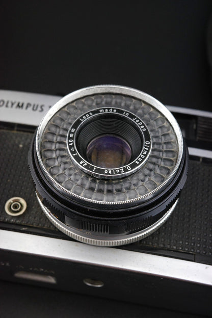 Olympus Trip 35 Vintage 35mm Film Camera - Winds, Fires With Faulty Light Meter