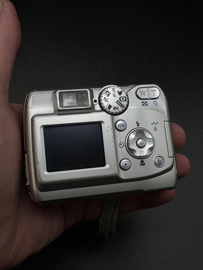 Nikon COOLPIX 3200 3.2MP Digital Camera + Box, Case, Card & Batteries - Working