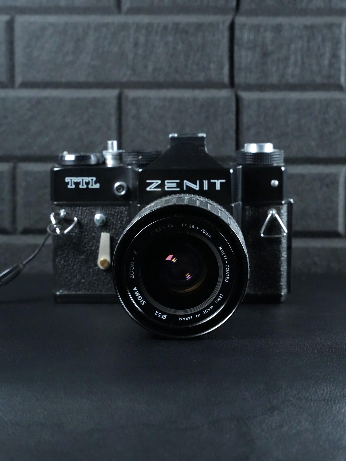 Zenit TTL Vintage 1980's 35mm Film Camera + Sigma 28-70mm (Faulty Light Meter)