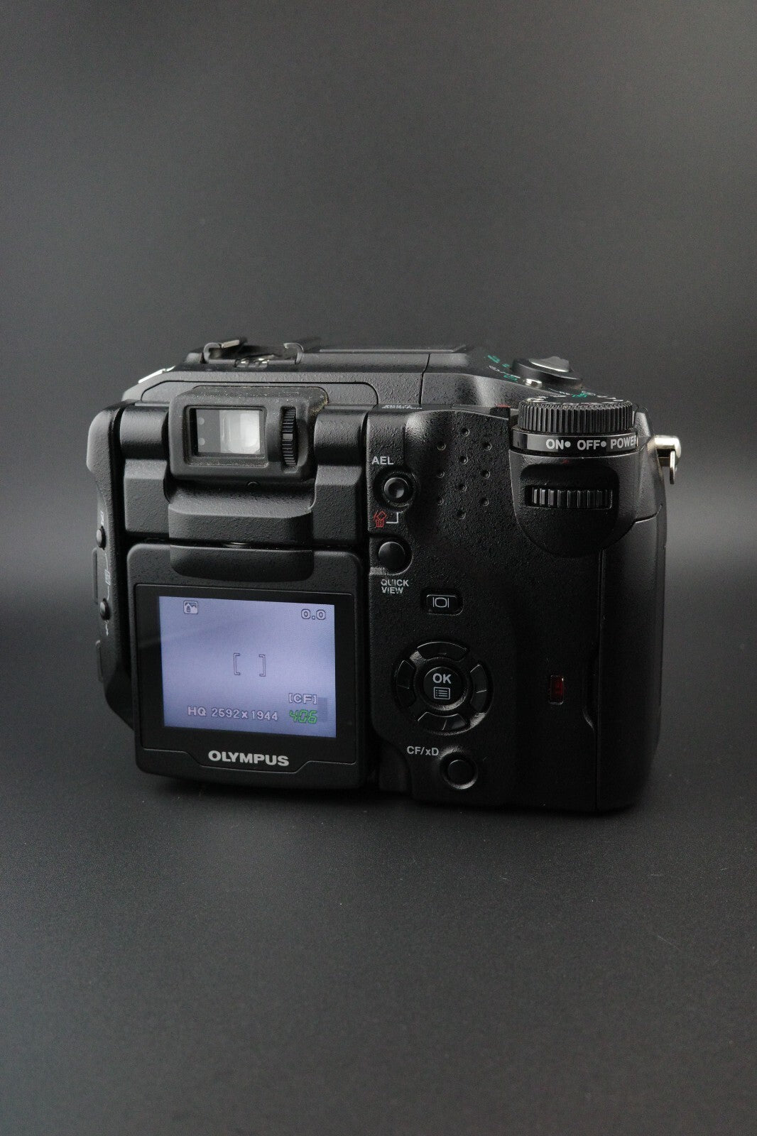 Olympus C-5060 Wide Zoom 5.1MP Camera + 512MB CF Card, New Battery and Bag