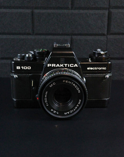Praktica B200 Electronic 35mm Film Camera + Pentacon 50mm f2.4 Lens - Working