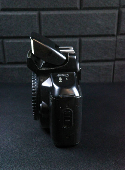 Canon EOS 700 Vintage 1990's SLR 35mm Film Camera Body - Film Tested & Working