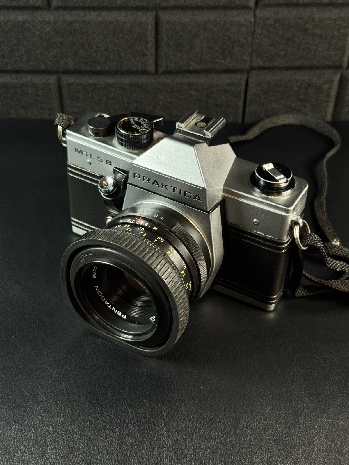 Praktica MTL 5B Vintage 35mm Film SLR Camera & 50mm f/2.8 Lens (Read Details)