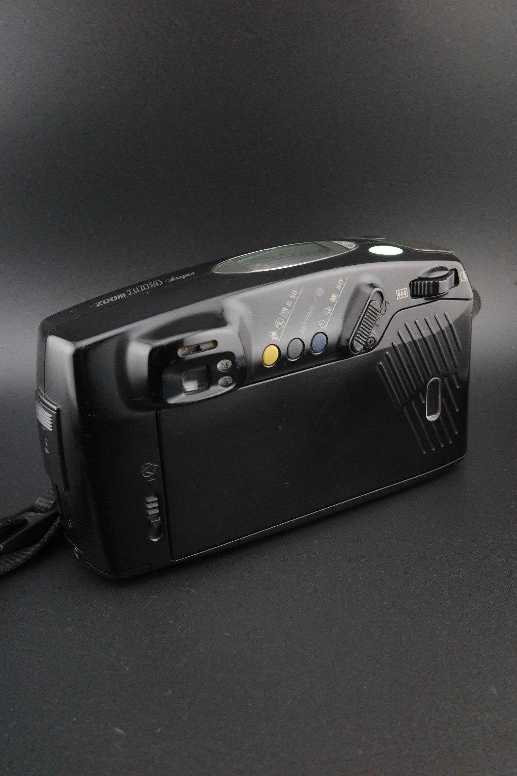 Pentax Zoom 105 Vintage 35mm Film Camera + Batteries - Film Tested & Working