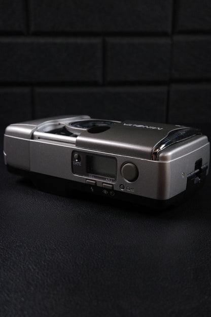 Minolta Vectis 20 Vintage 1990's APS Film Point and Shoot Zoom Camera - Working