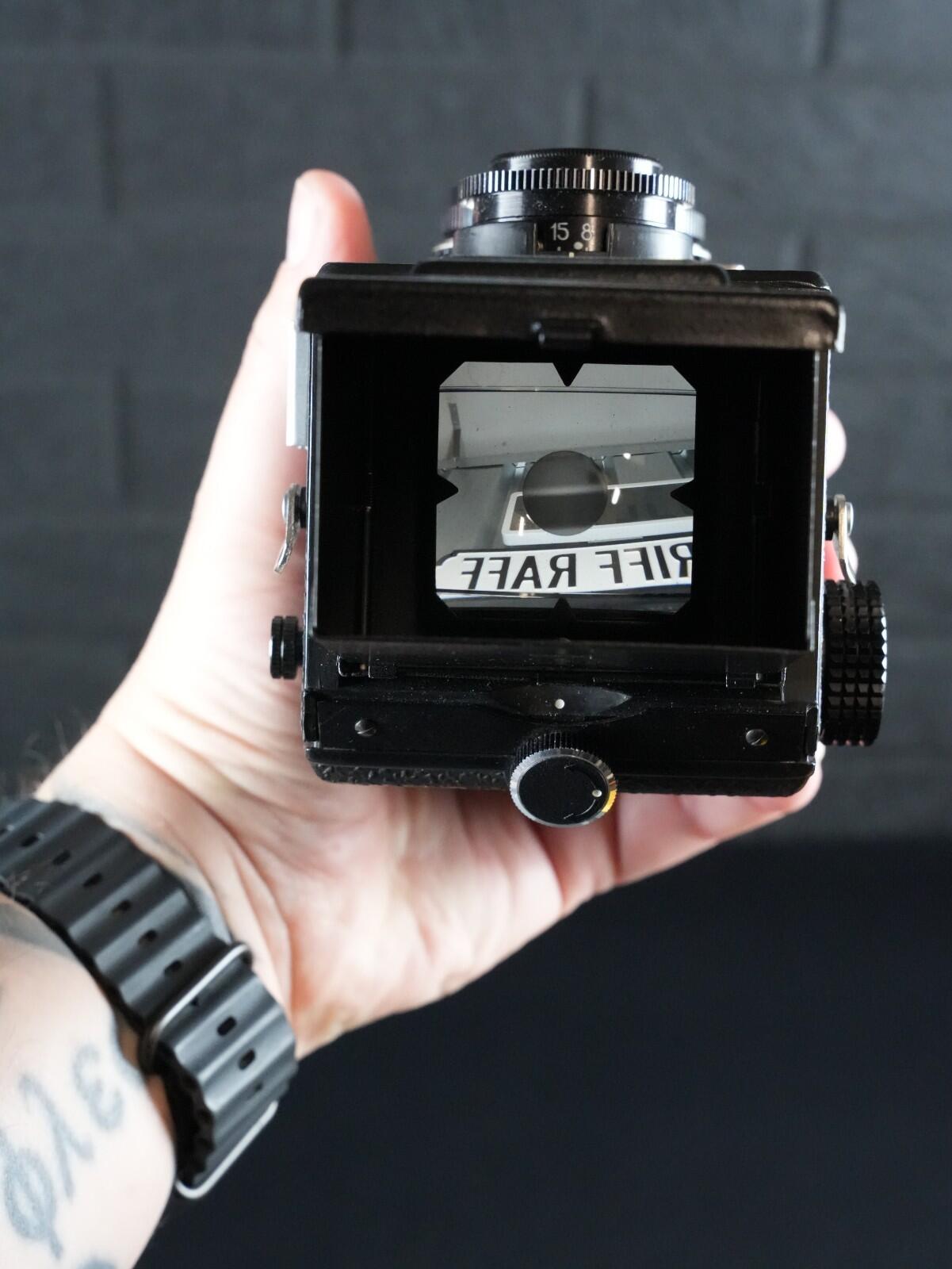 LOMO Lubitel 166 Universal Vintage 1980's TLR 120 Film Camera - Tested & Working