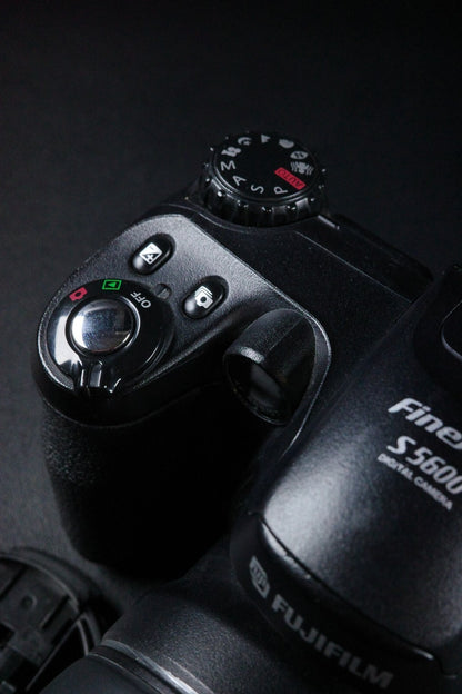 Fujifilm FinePix S5600 5.1MP Digital Bridge Camera + 1GB XD Card Tested Working