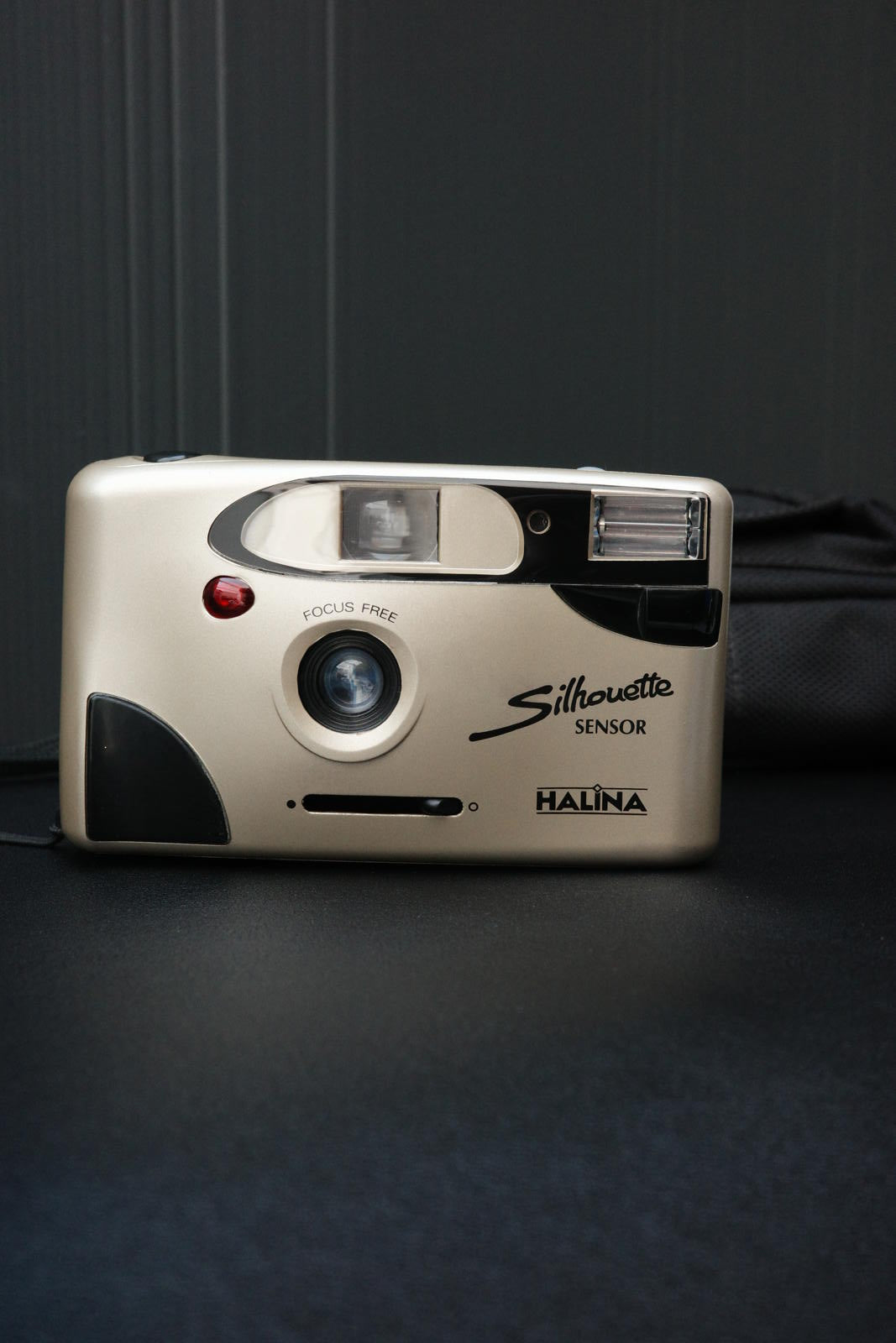 Halina Silhouette Sensor 35mm Film Camera Point & Shoot + Case - Fully Working