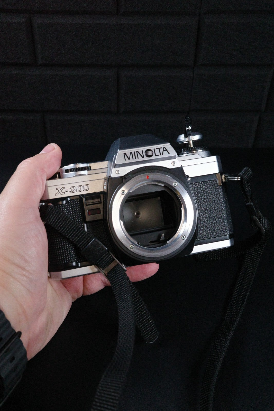 Working Minolta X-300 Vintage 1980's 35mm SLR Film Camera + Tamron 28-70mm Lens