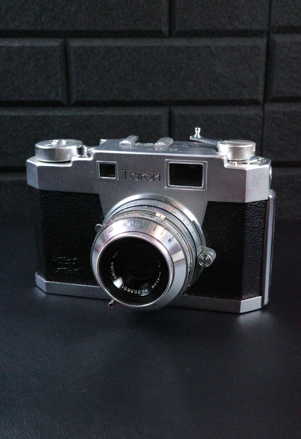 Taron 35 Vintage 1950's Camera + Case - Winds & Fires - Faulty Jammed Focusing Lever