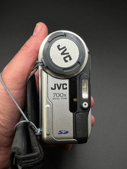 JVC GR-DX95EK Handheld MiniDV Camcorder Silver - Untested