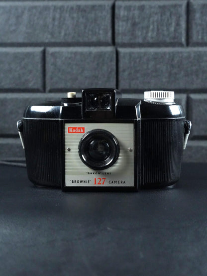 Kodak Brownie 127 Vintage 1950s 127 Film Camera + Case - Tested & Working (Z533)