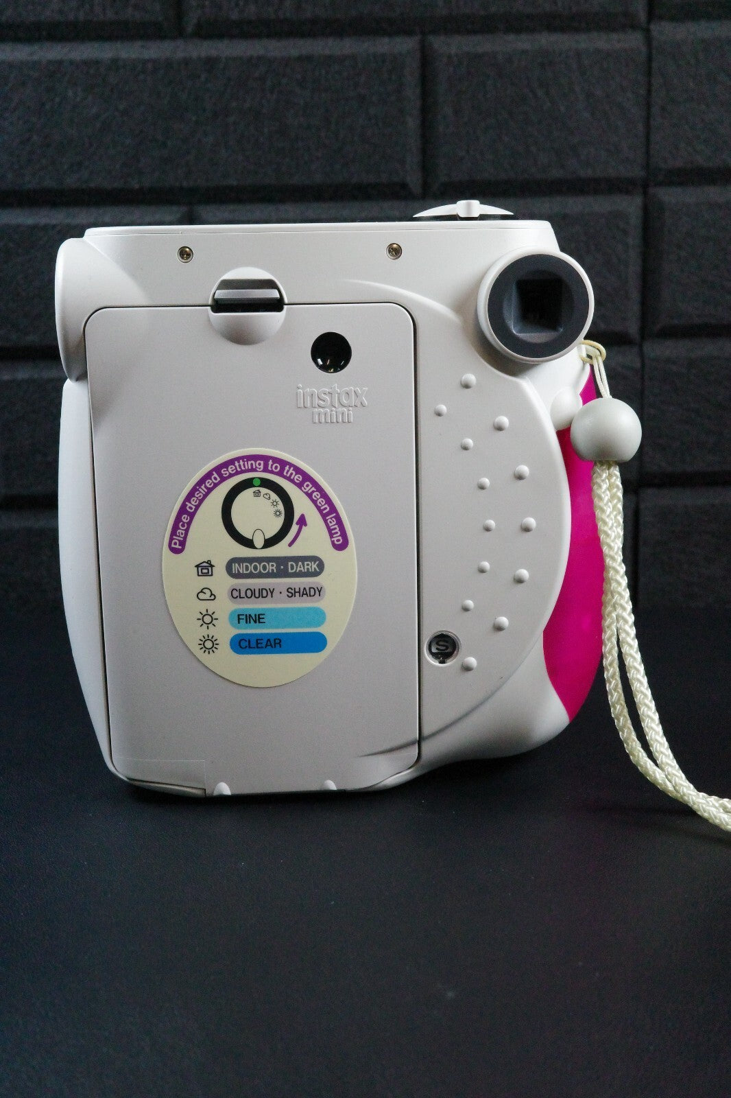 Fujifilm Instax Mini 7S Instant Film Camera Boxed & Working + Film and Batteries