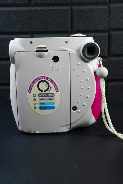 Fujifilm Instax Mini 7S Instant Film Camera Boxed & Working + Film and Batteries