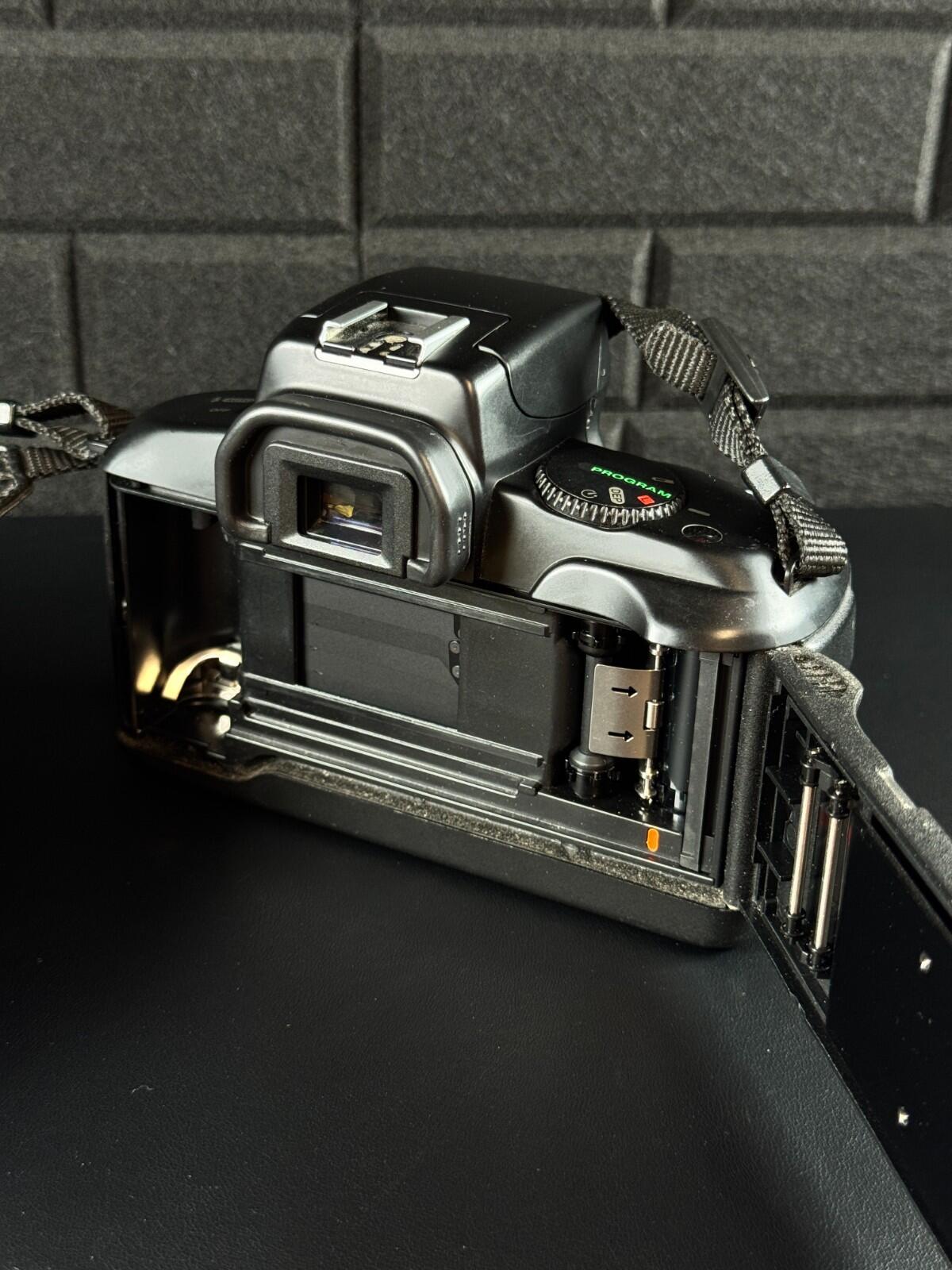 Canon EOS 750 Vintage 1980's 35mm SLR Film Camera Body Only - Tested & Working