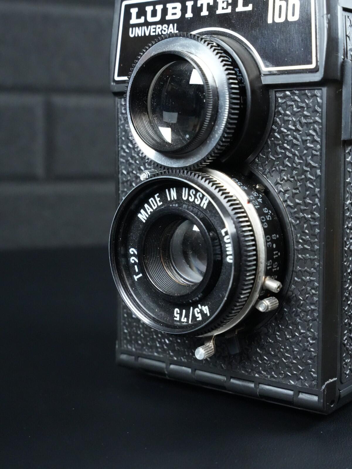 LOMO Lubitel 166 Universal Vintage 1980's TLR 120 Film Camera - Tested & Working