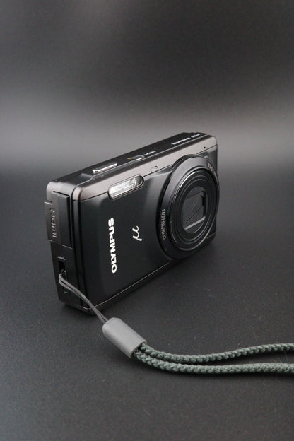 Olympus Mju 7050 14MP Digital Camera 7x Zoom + New Battery & Charger - Working