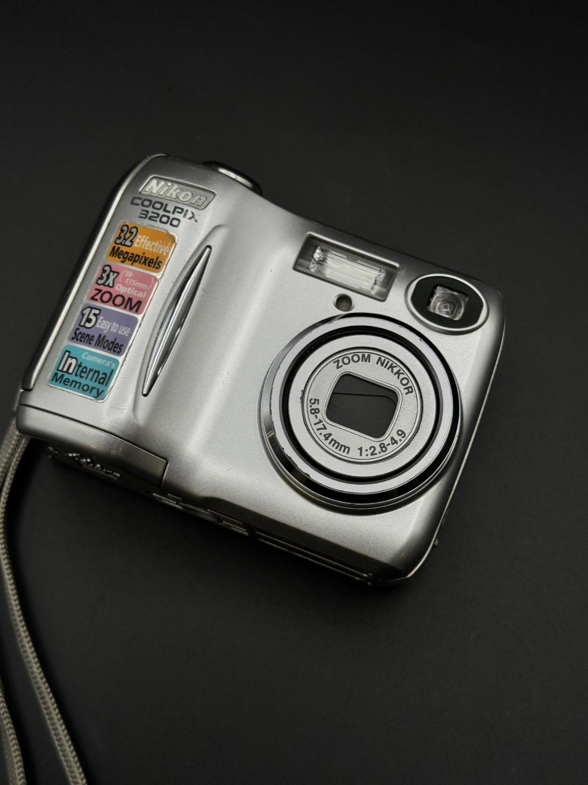 Nikon COOLPIX 3200 3.2MP Digital Camera + Box, Case, Card & Batteries - Working