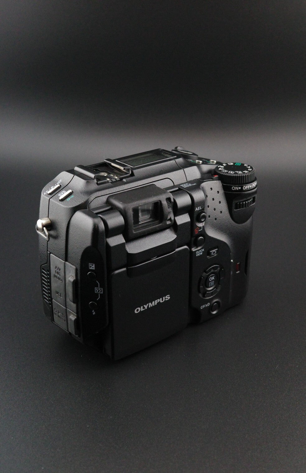 Olympus Camedia C-5060 Digital Camera 5.1MP + Card, Battery + Charger - Working